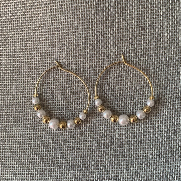 Bundle of 4 Fashion Dangle Earrings - Picture 6 of 9